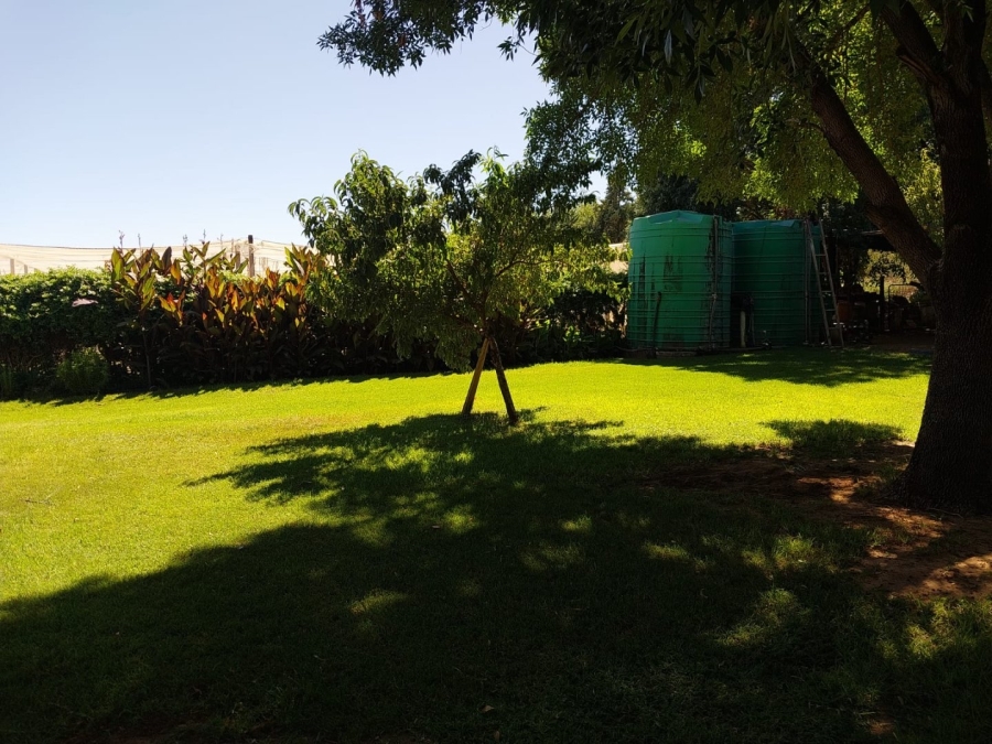 6 Bedroom Property for Sale in Schweizer Reneke North West